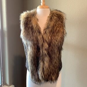 Sharon Young faux fur collar and front woven vest, Sz Medium - Like New